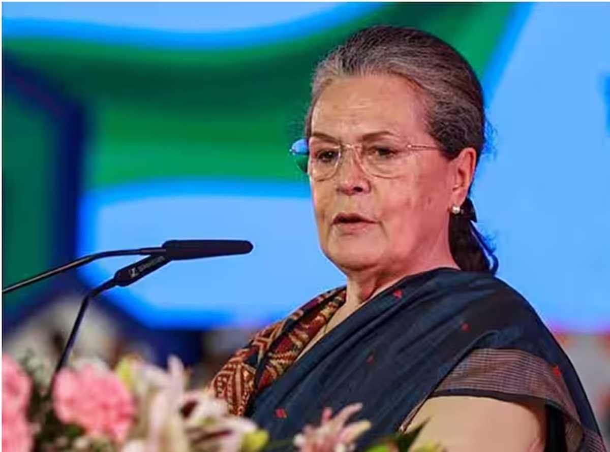 सोनिया गांधी को तेलंगाना से लोकसभा चुनाव लड़ने के लिए किया गया आमंत्रित